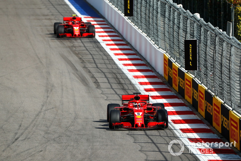 Sebastian Vettel, Ferrari SF71H, Kimi Raikkonen, Ferrari SF71H