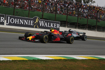 Max Verstappen, Red Bull Racing RB14 ve Lewis Hamilton, Mercedes AMG F1 W09 EQ Power+