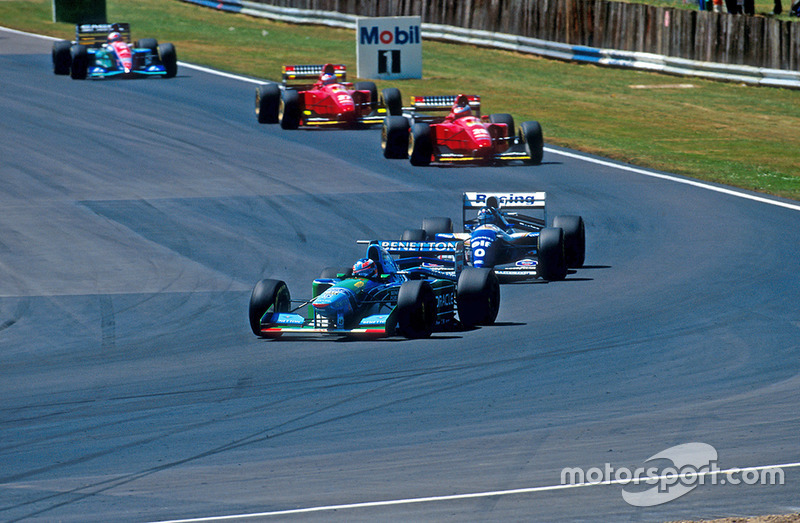 Michael Schumacher, Benetton B194 Ford, Damon Hill, Williams FW16 Renault