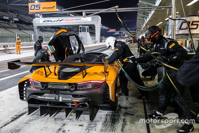 #5 McLaren Customer Racing McLaren 720S GT3: Ben Barnicoat, Alvaro Parente, Shane Van Gisbergen
