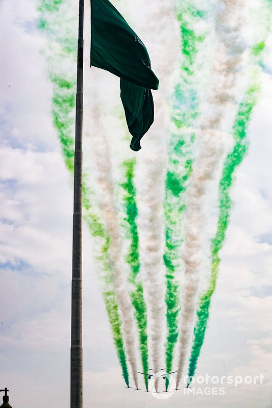 Fly over the grid
