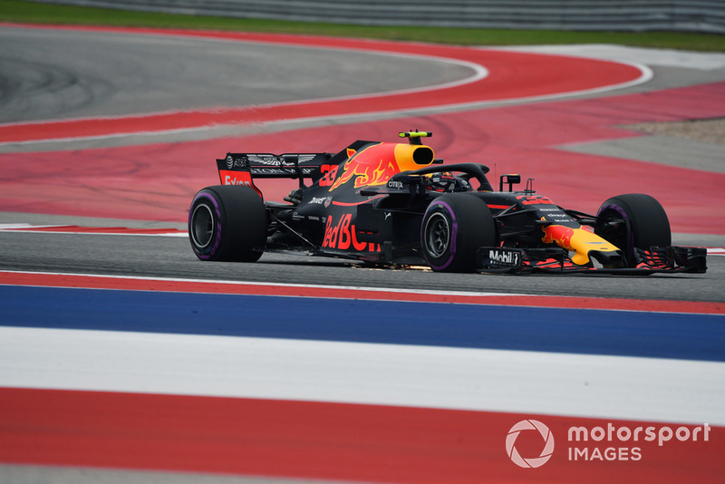 Max Verstappen, Red Bull Racing RB14 sparks 