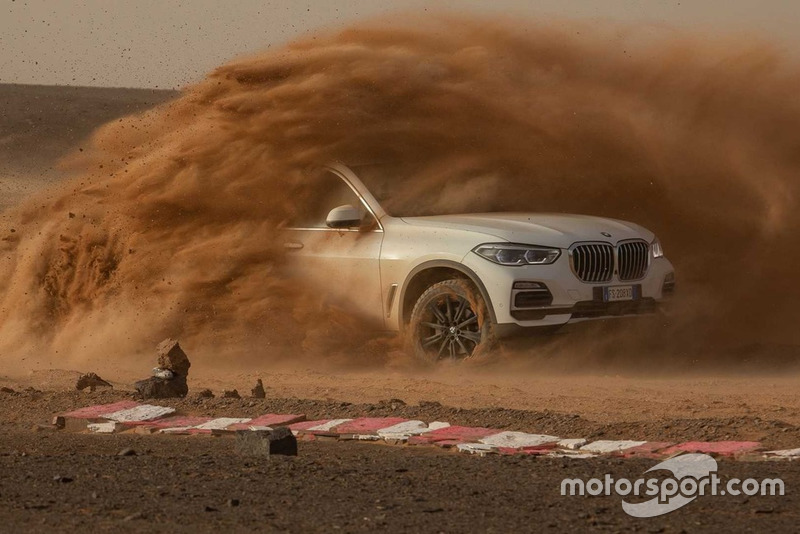 BMW X5, трасса «Монца» в Сахаре
