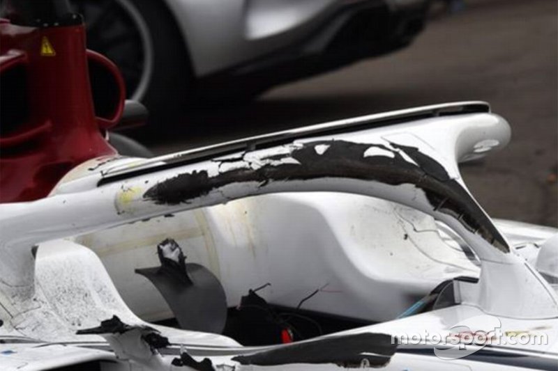 Las marcas de neumático en el Halo de Charles Leclerc y el chasis de Sauber