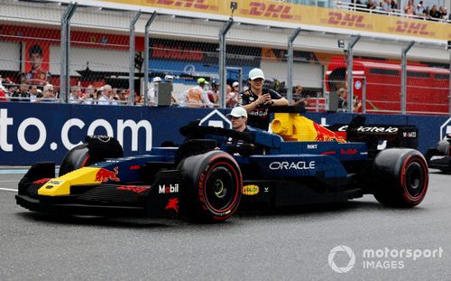 Max Verstappen, Red Bull Racing, Yuki Tsunoda, Red Bull Racing Team
