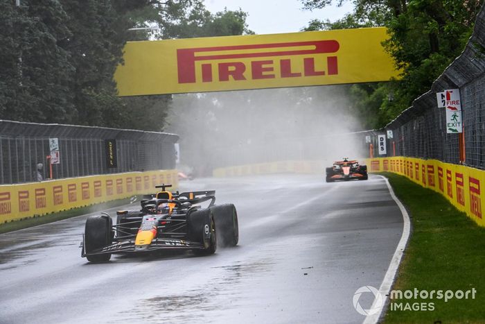 Max Verstappen, Red Bull Racing RB20, Lando Norris, McLaren MCL38