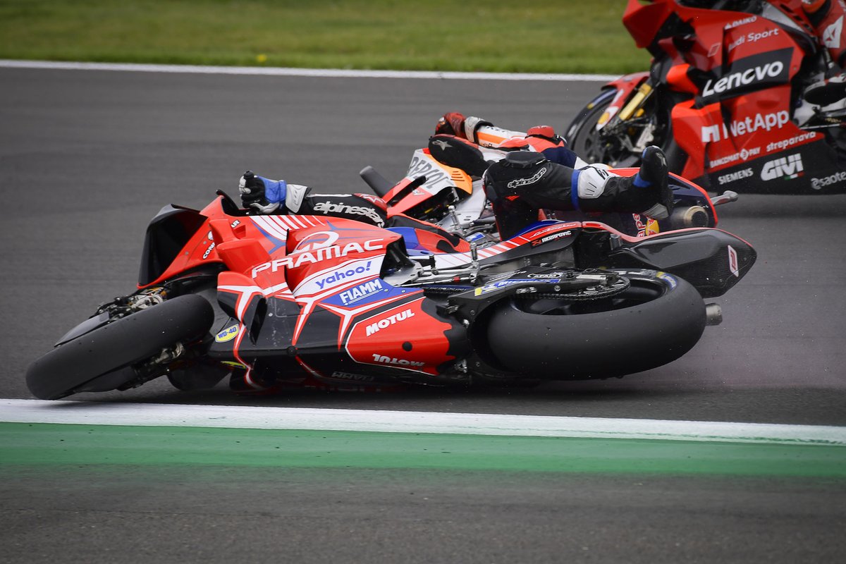 Sturz: Marc Marquez, Repsol Honda Team, Jorge Martin, Pramac Racing