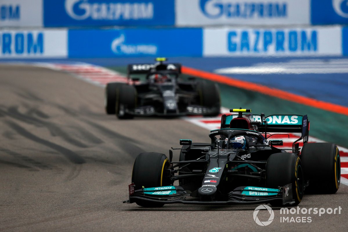 Valtteri Bottas, Mercedes W12, Pierre Gasly, AlphaTauri AT02