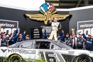 Race winner A.J. Allmendinger, Kaulig Racing, Chevrolet Camaro Hyperice