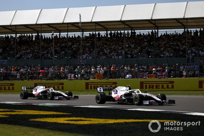 Mick Schumacher, Haas VF-21 and Nikita Mazepin, Haas VF-21