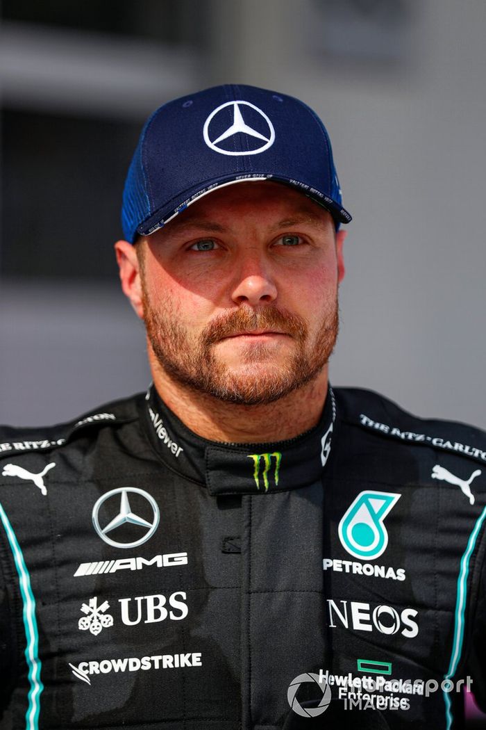 Segundo lugar Valtteri Bottas, Mercedes, en Parc Ferme