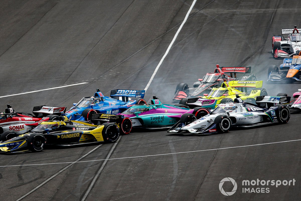Conor Daly, Ed Carpenter Racing Chevrolet y Graham Rahal, Rahal Letterman Lanigan Racing Honda hacen contacto