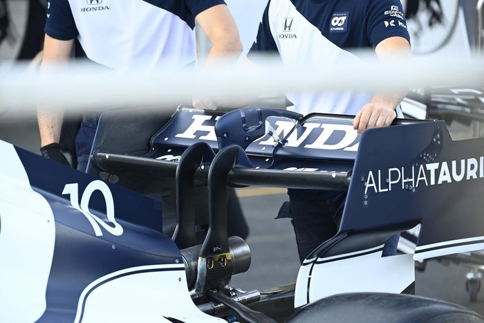 Detalle del alerón trasero del AlphaTauri AT02