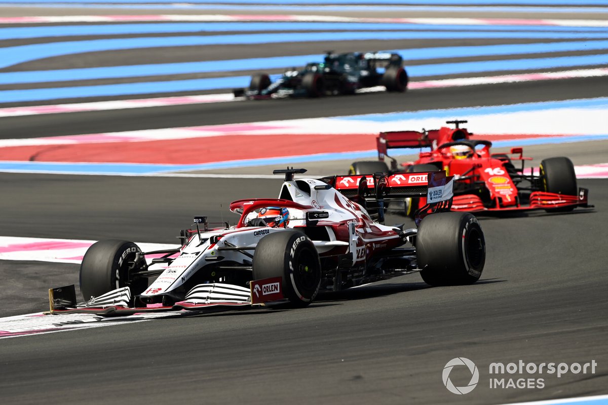 Kimi Raikkonen, Alfa Romeo Racing C41, Charles Leclerc, Ferrari SF21