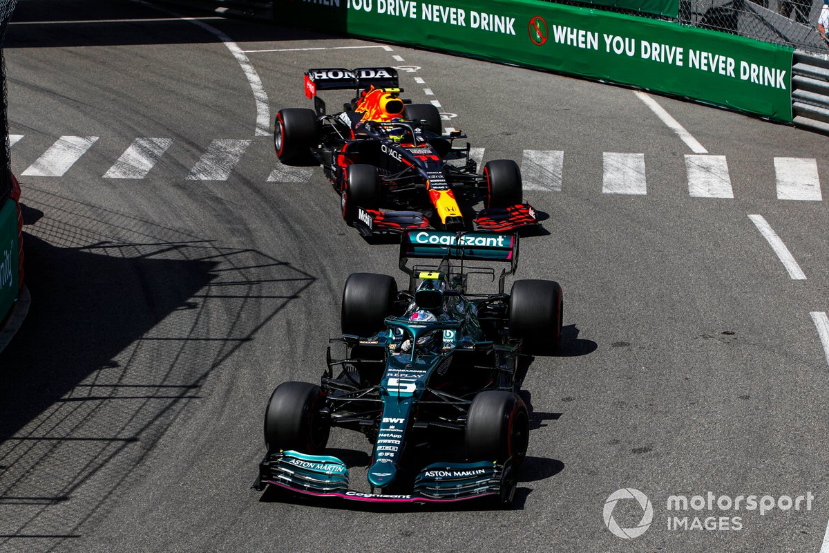 Sebastian Vettel, Aston Martin AMR21 , Sergio Pérez, Red Bull Racing RB16B