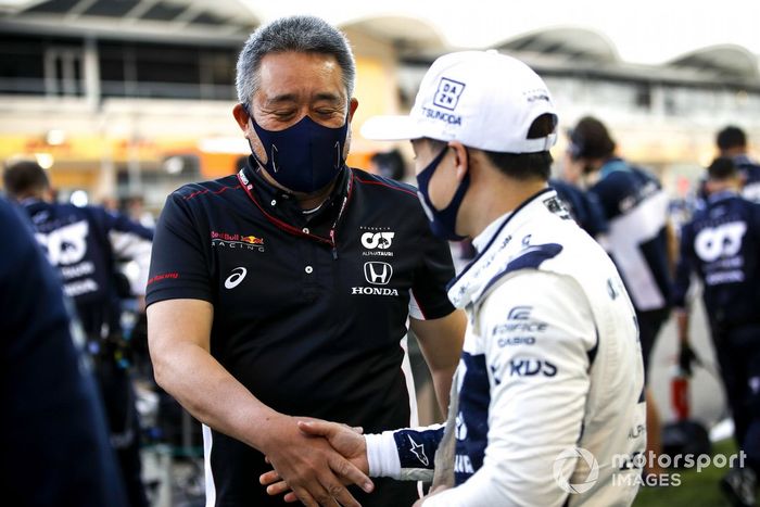 Masashi Yamamoto, General Manager, Honda Motorsport and Yuki Tsunoda, AlphaTauri on the grid