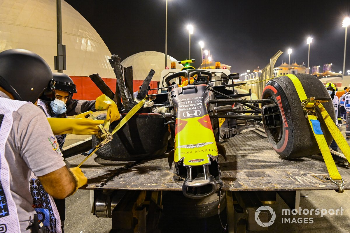 Restos do carro de Alexander Albon