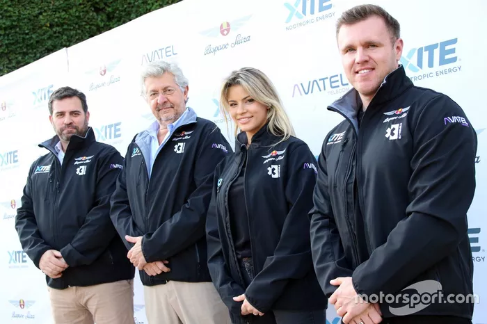Sergio Martínez, CEO di Hispano Suiza, Miguel Suquè, president of Hispano Suiza, Christine Giampaoli, e Oliver Bennett, Hispano Suiza Extreme E 