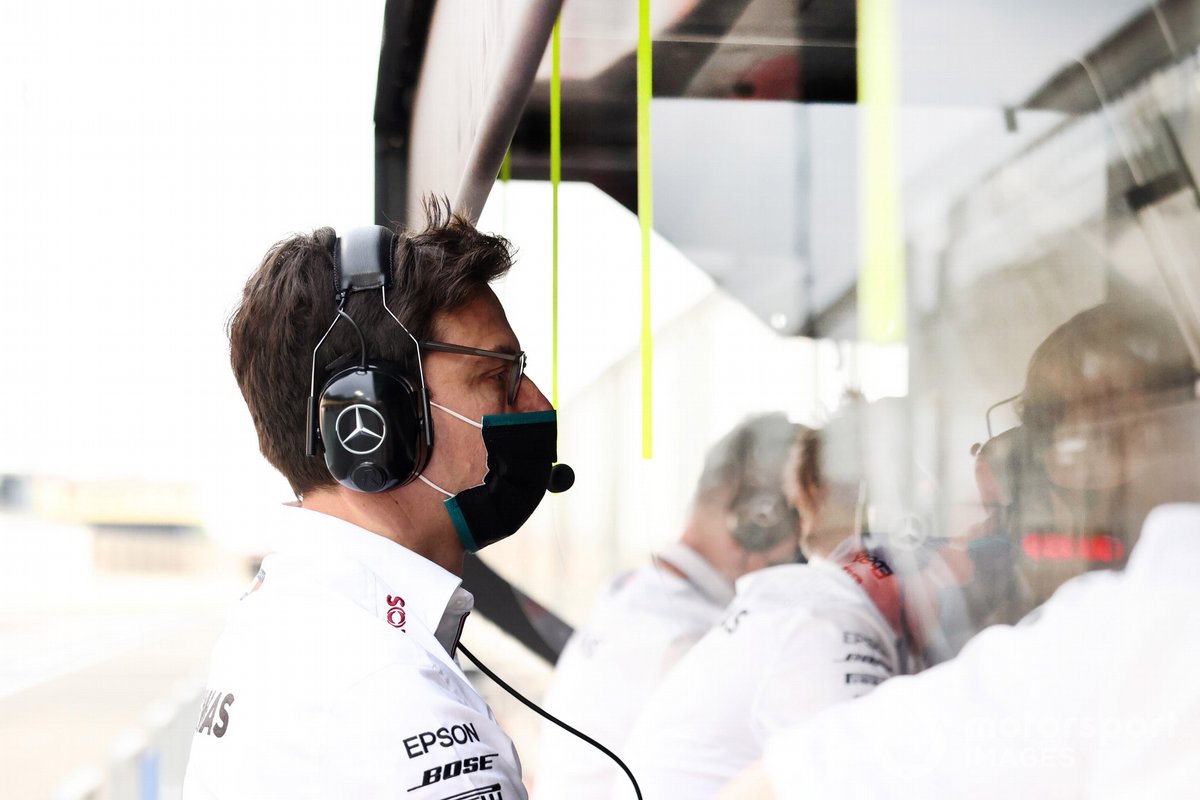 Toto Wolff, Executive Director (Business), Mercedes AMG sul muretto dei box