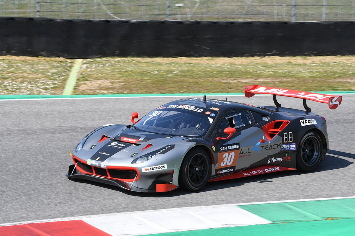 #30 Hella Pagid - Racing One: Axel Sartingen, Daniel Schwerfeld, Francesco Lopez, Daniele Di Amato, Ferrari 488 GT3 Evo