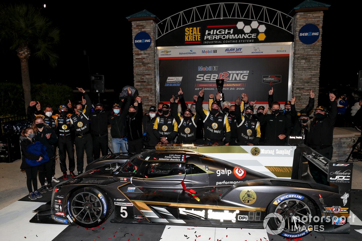 Podio: #5 JDC/Miller MotorSports Cadillac DPi: Tristan Vautier, Sebastien Bourdais, Loic Duval