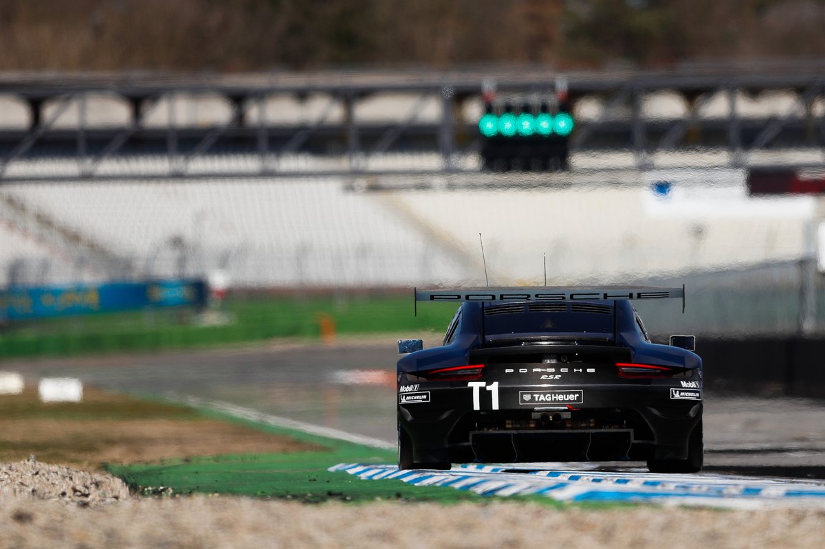 Porsche 911 RSR