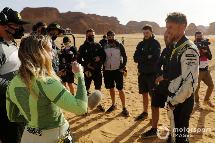 Mikaela Ahlin-Kottulinsky, JBXE Extreme-E Team, y Jenson Button, JBXE Extreme-E Team