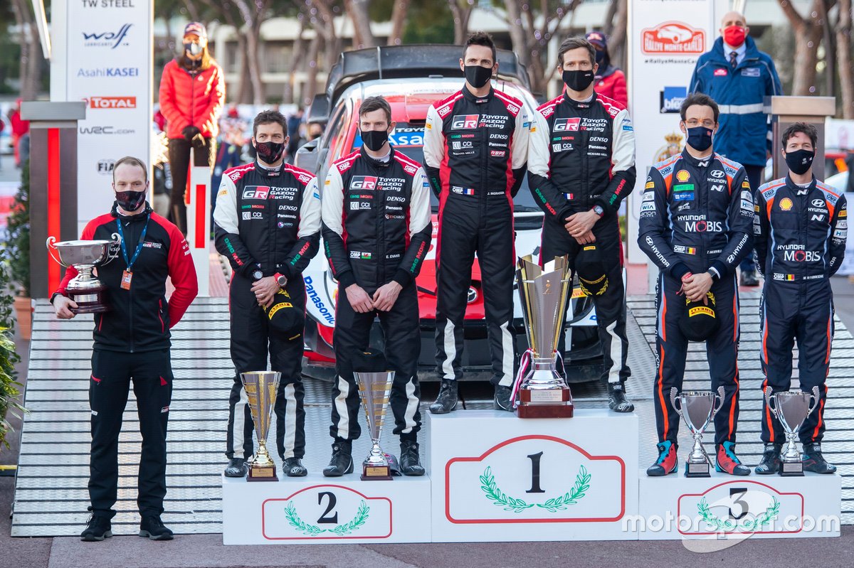 Podium : les vainqueurs Sébastien Ogier, Julien Ingrassia, Toyota Gazoo Racing WRT Toyota Yaris WRC, les seconds Elfyn Evans, Scott Martin, Toyota Gazoo Racing WRT Toyota Yaris WRC, les troisièmes Thierry Neuville, Martijn Wydaeghe, Hyundai Motorsport Hyundai i20 Coupe WRC