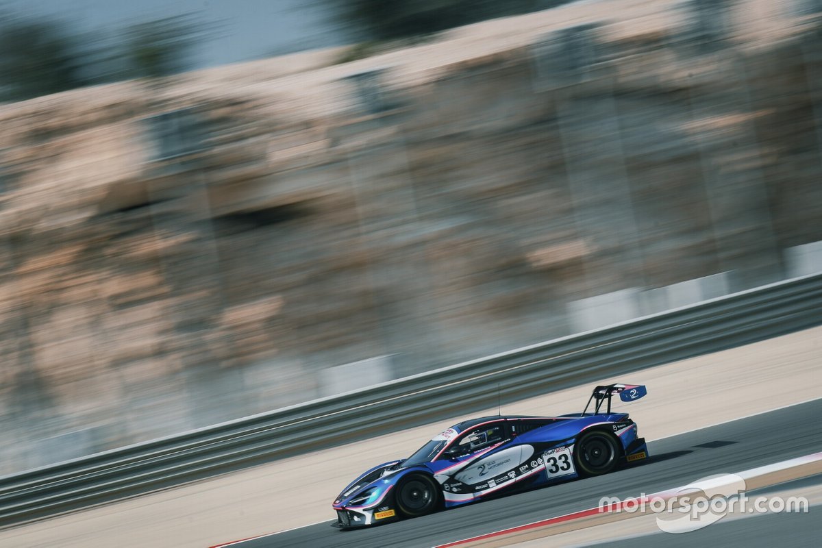 #33 2 Seas Motorsport, McLaren 720S GT3: Isa Bin Abdullah Alkhalifa, Ben Barnicoat, Martin Kodric