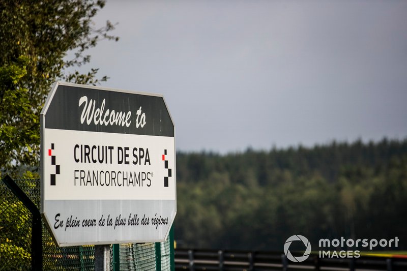 A sign welcoming visitors to Spa-Francorchamps