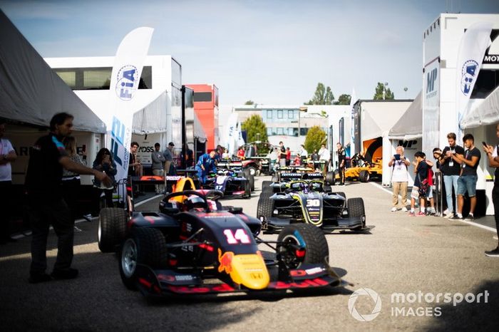 Yuki Tsunoda, Jenzer Motorsport and Felipe Drugovich, Carlin Buzz Racing