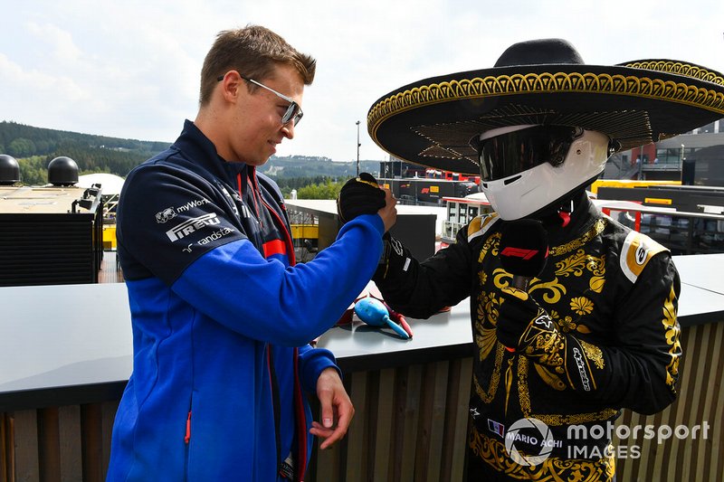 Даниил Квят, Toro Rosso, и промоутер Гран При Мексики Марио Ачи
