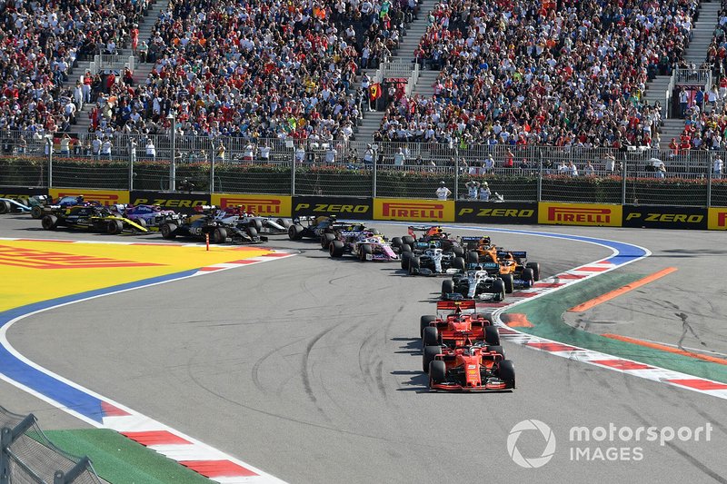 Sebastian Vettel, Ferrari SF90, Charles Leclerc, Ferrari SF90, Lewis Hamilton, Mercedes AMG F1 W10, Carlos Sainz Jr., McLaren MCL34, Valtteri Bottas, Mercedes AMG W10