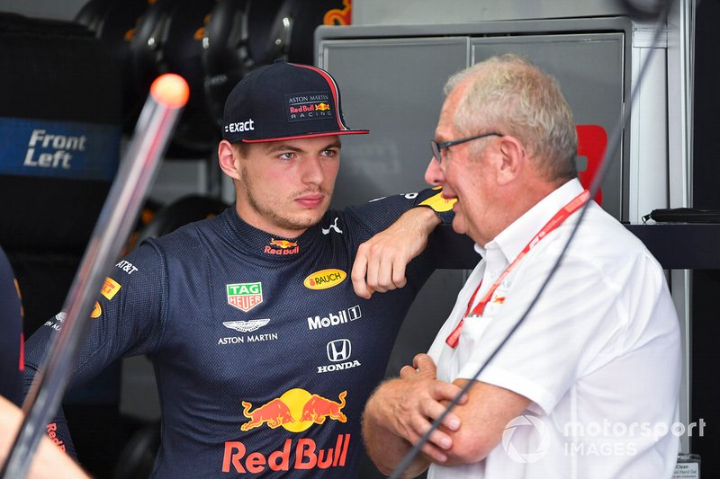 Max Verstappen, Red Bull Racing, con Helmut Markko, Consulente, Red Bull Racing