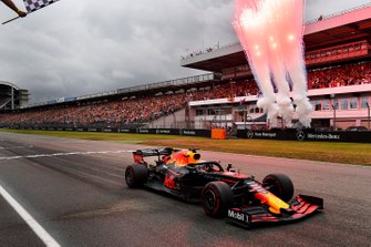 Yarış galibi Max Verstappen, Red Bull Racing RB15