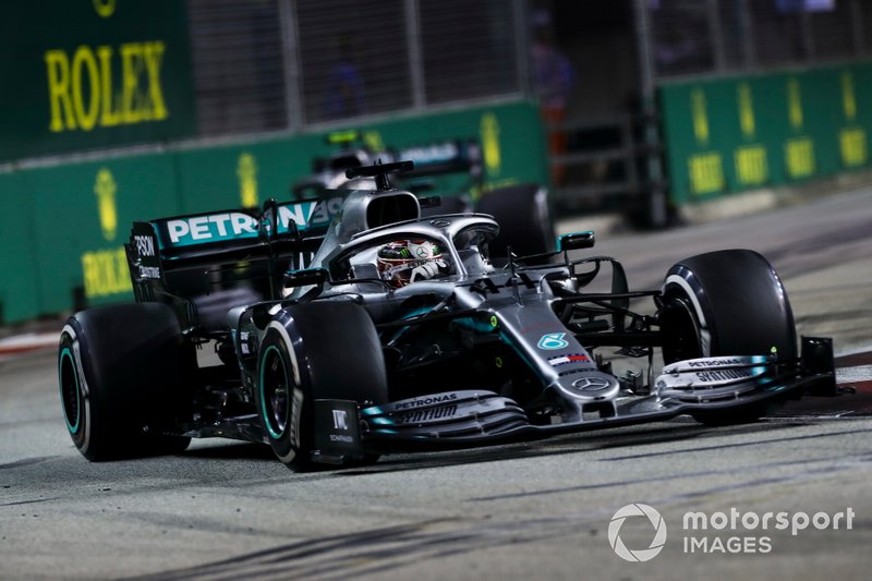 4 - Lewis Hamilton, Mercedes AMG F1 W10