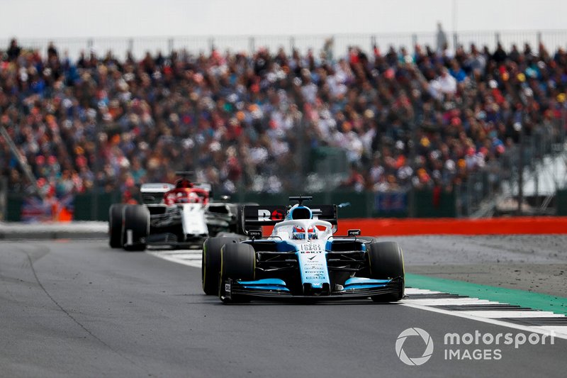 George Russell, Williams Racing FW42, leads Kimi Raikkonen, Alfa Romeo Racing C38