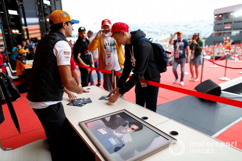 Carlos Sainz Jr., McLaren