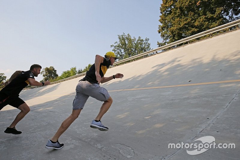 Nico Hulkenberg, Renault F1 Team sur le banking