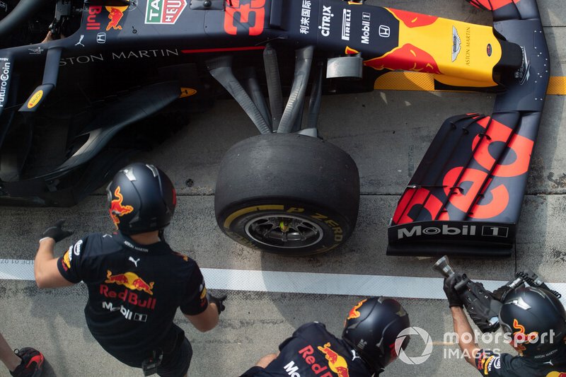 Red Bull Racing pit stop practise with the Red Bull Racing RB15