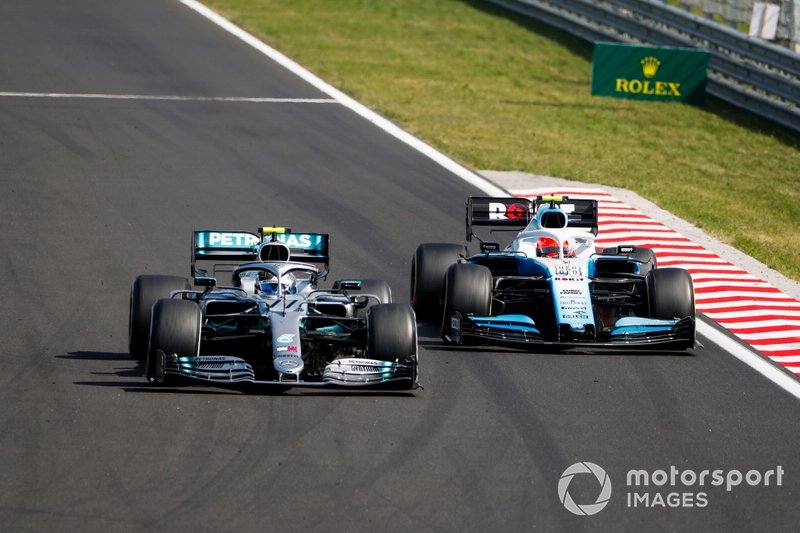 Valtteri Bottas, Mercedes AMG W10, Robert Kubica, Williams FW42