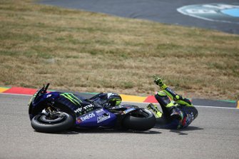 La caduta di Valentino Rossi, Yamaha Factory Racing