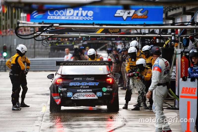 Возгорание Holden ZB Commodore Ника Перката, Brad Jones Racing