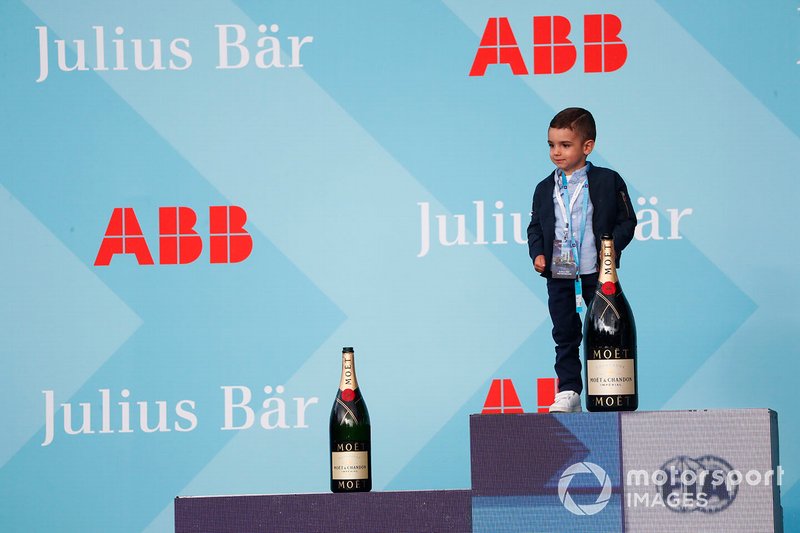 Son of Sébastien Buemi, Nissan e.Dams, on the podium