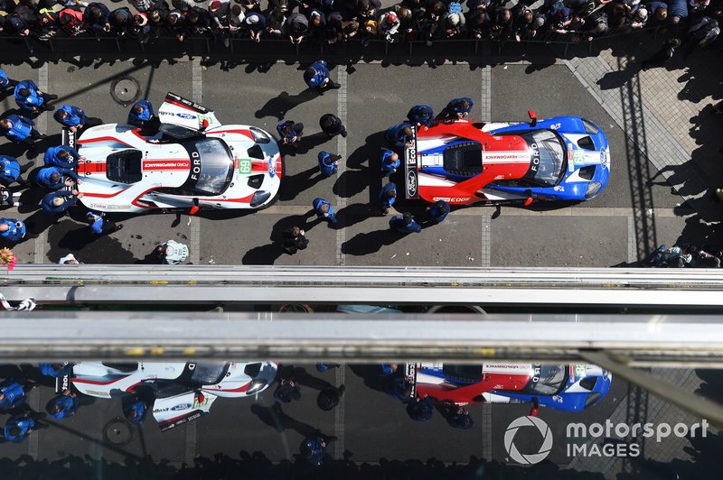 #69 Ford Chip Ganassi Racing Ford GT, #68 Ford Chip Ganassi Racing Ford GT