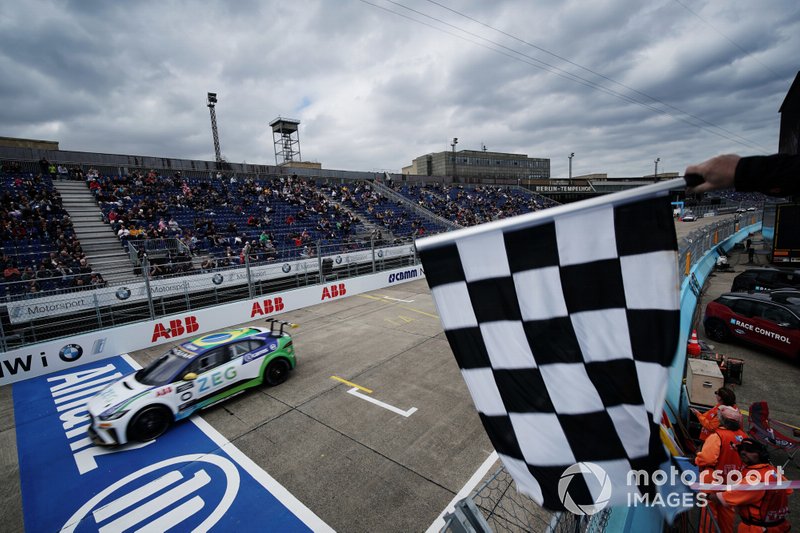 Cacá Bueno vence a segunda consecutiva