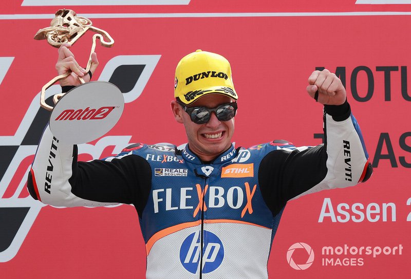 Podio: il vincitore della gara Augusto Fernandez, Pons HP40