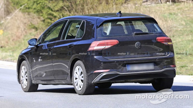 Шпигунське фото VW Golf 2020 року