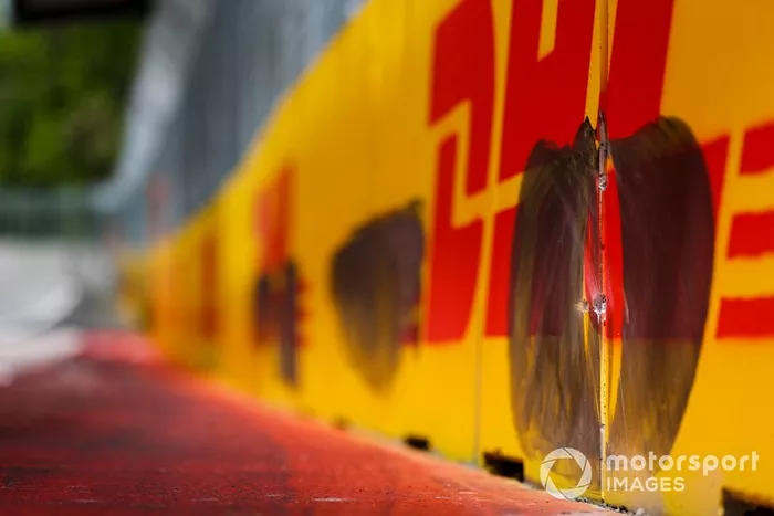 Pit wall