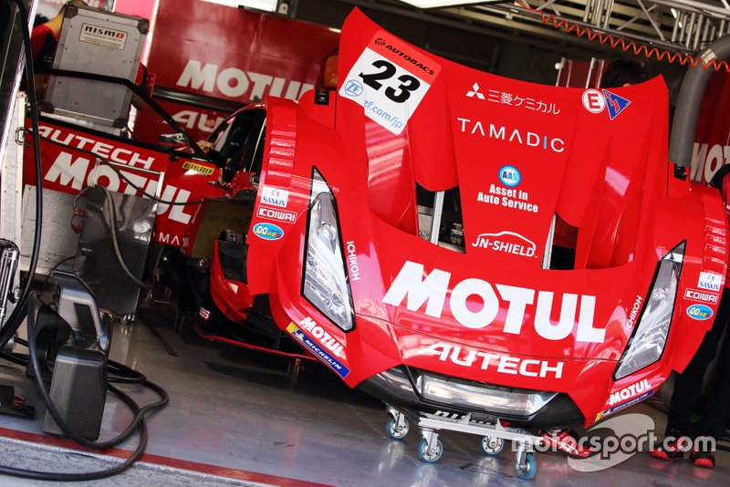 #23 MOTUL AUTECH GT-R